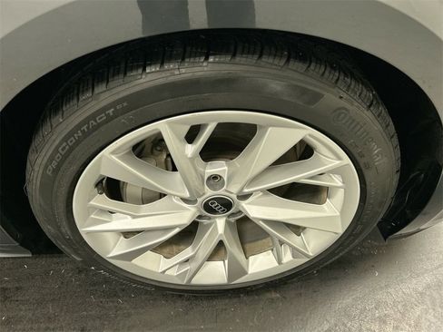 Used 2022 Audi A5 2.0T Premium image 8