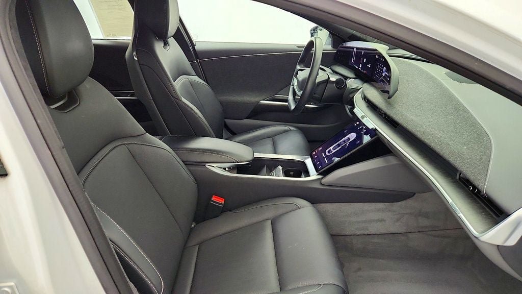 Used 2023 Lucid Air Pure AWD/4WD image 25