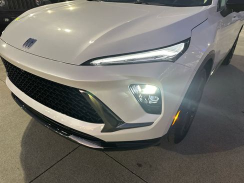 New 2025 Buick Envision Sport Touring image 5