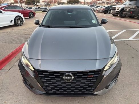 Used 2024 Nissan Altima 2.5 SR w/ SR Premium Package image 6