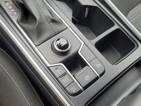 Certified 2024 Kia Sorento LX FWD image 37