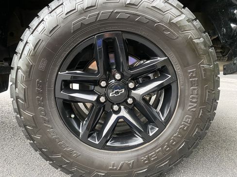 Used 2024 Chevrolet Silverado 1500 Custom Trail Boss AWD/4WD image 43