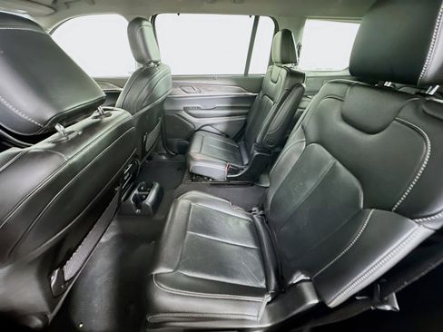 Used 2023 Jeep Grand Cherokee L Limited w/ Luxury Tech Group II image 28