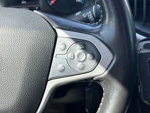 Used 2022 Chevrolet Colorado LT image 35
