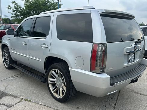 Used 2012 Cadillac Escalade Premium AWD/4WD image 7