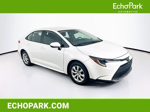 Used 2024 Toyota Corolla LE image 1