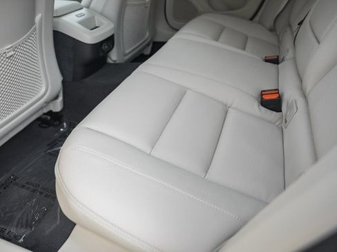 New 2026 Volvo V60 B5 Cross Country Plus w/ Protection Package Premier image 29