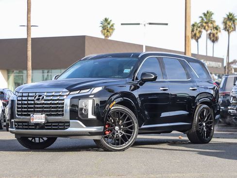 Used 2023 Hyundai Palisade Calligraphy image 1