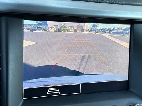Used 2022 GMC Acadia SLE FWD image 22