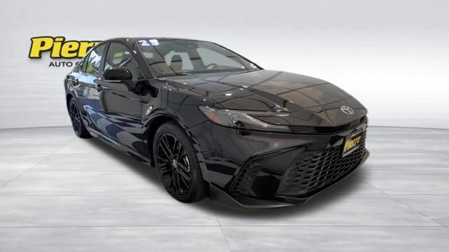 Used 2025 Toyota Camry SE FWD image 6