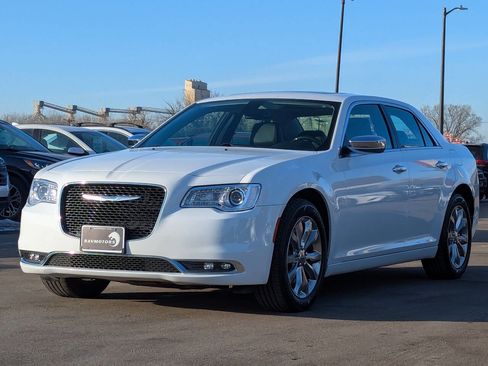 Used 2020 Chrysler 300 Limited image 7