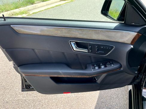 Used 2010 Mercedes-Benz E 350 4MATIC Sedan image 14