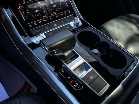 Used 2019 Audi Q8 Premium Plus w/ Premium Plus image 39