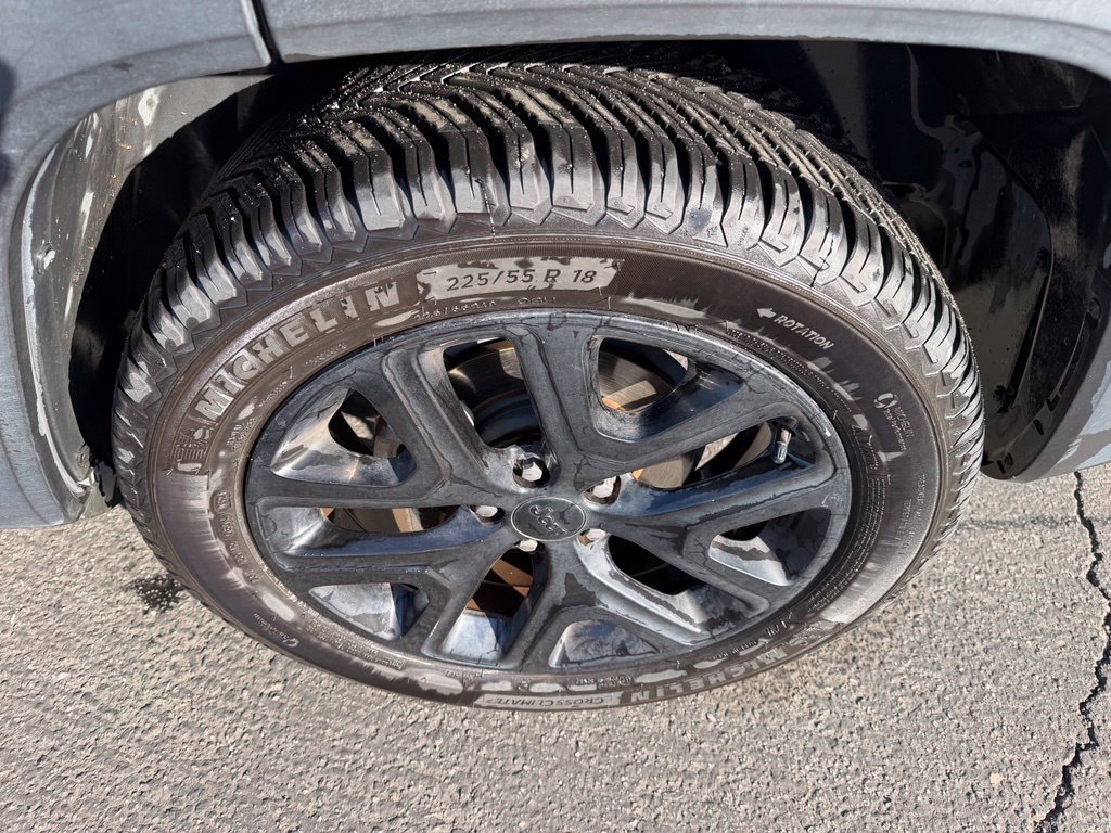 Used 2018 Jeep Renegade Altitude w/ UConnect 8.4 Nav Group FWD image 8