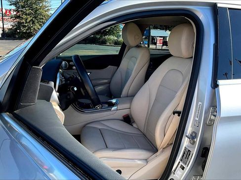 Used 2020 Mercedes-Benz GLC 300 image 8