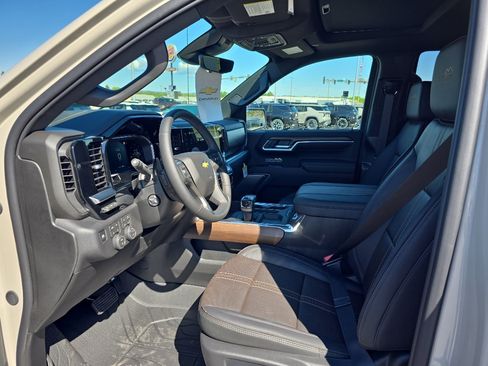 New 2026 Chevrolet Silverado 1500 High Country AWD/4WD image 9