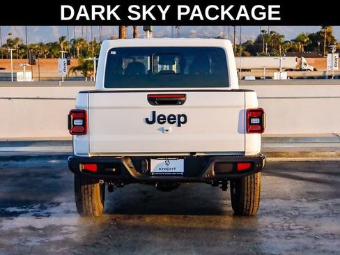 New 2025 Jeep Gladiator Sport image 8