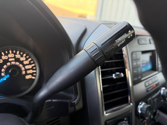 Used 2015 Ford F150 XLT AWD/4WD image 17