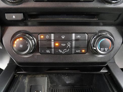 Used 2017 Ford F250 XLT w/ XLT Value Package AWD/4WD image 32