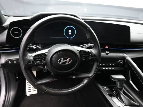Used 2025 Hyundai Elantra SEL FWD image 15