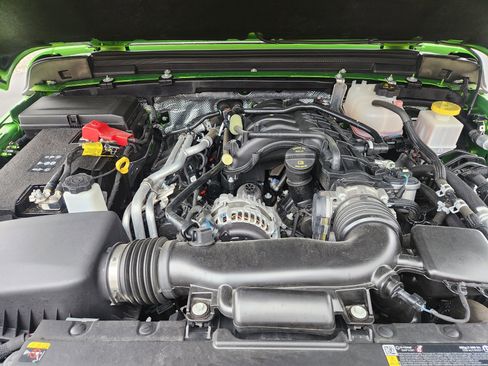 Used 2025 Jeep Gladiator Nighthawk image 10