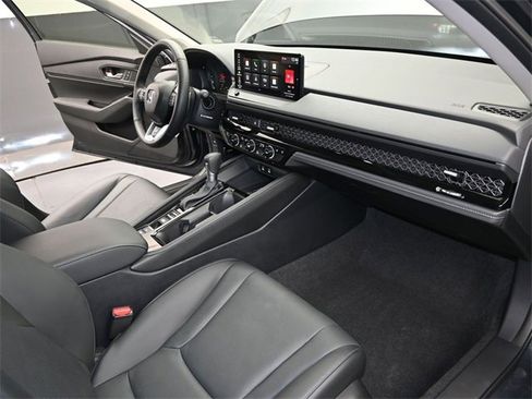 Used 2025 Honda Accord Touring image 24