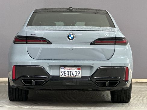 Certified 2023 BMW 760i xDrive image 9