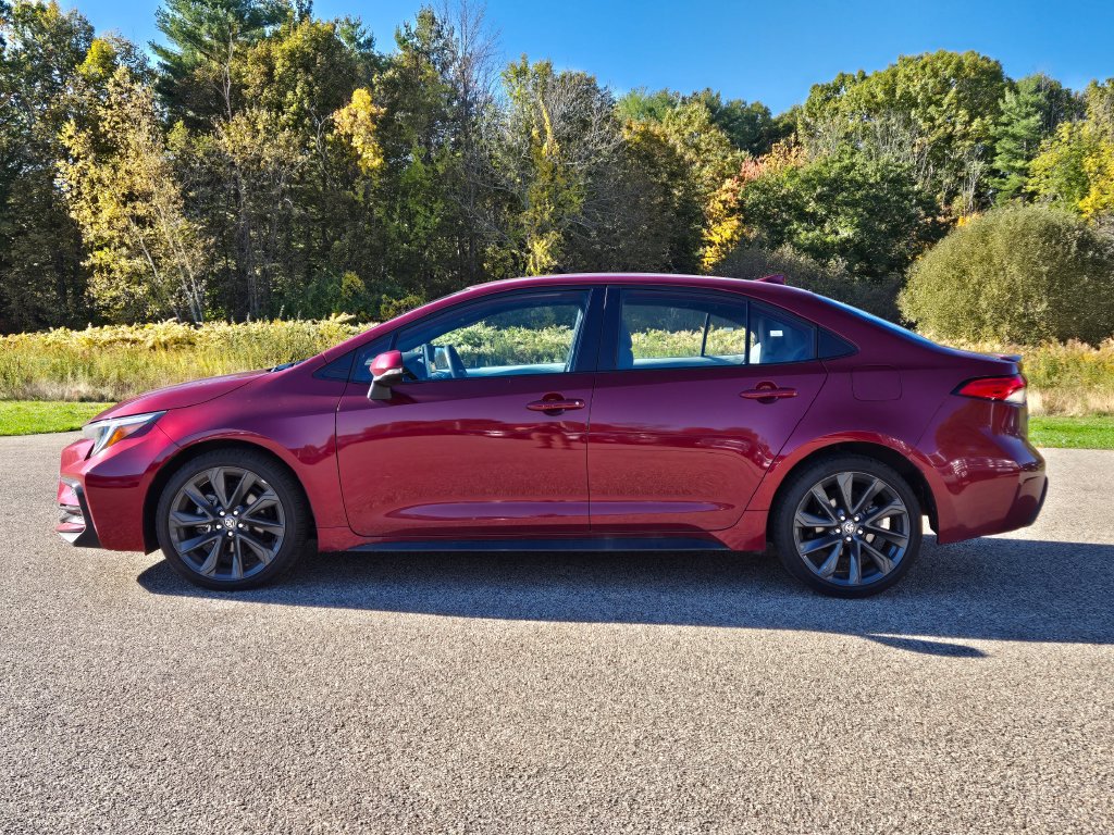 Used 2026 Toyota Corolla SE w/ SE Package FWD image 2