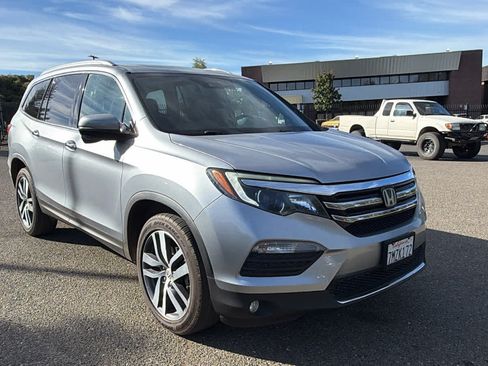 Used 2016 Honda Pilot Touring image 3