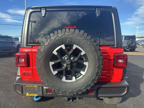 Used 2024 Jeep Wrangler Unlimited Rubicon 4xe image 5