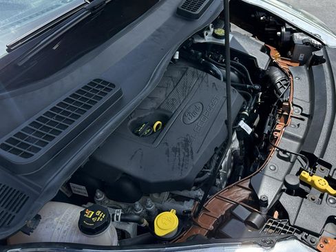 Used 2017 Ford Escape Titanium FWD image 21