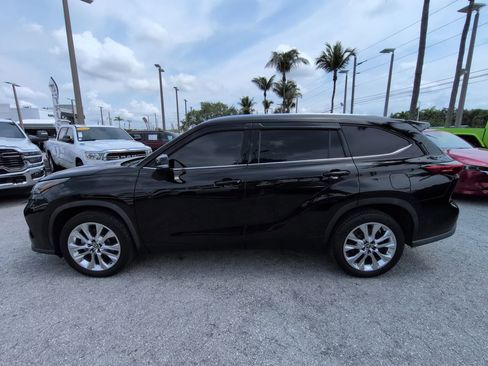 Used 2020 Toyota Highlander Limited FWD image 8
