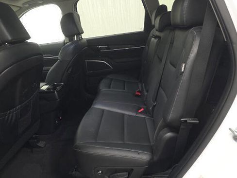 Used 2023 Kia Telluride EX image 8