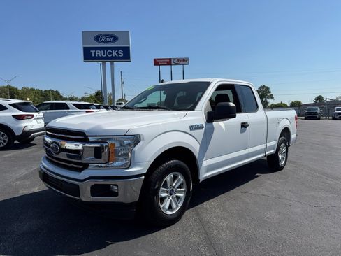 Used 2019 Ford F150 XLT w/ Trailer Tow Package RWD image 4