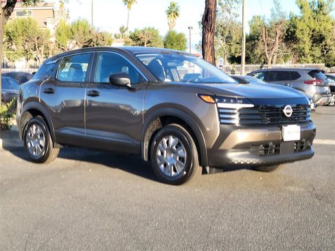 New 2026 Nissan Kicks S image 4