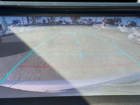 Used 2014 Toyota Camry LE image 21