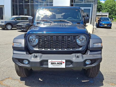 Used 2025 Jeep Wrangler Sport AWD/4WD image 29