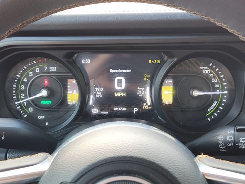 Used 2024 Jeep Wrangler Unlimited Sahara AWD/4WD image 24