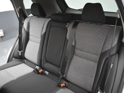 Used 2022 Nissan Rogue SV image 17