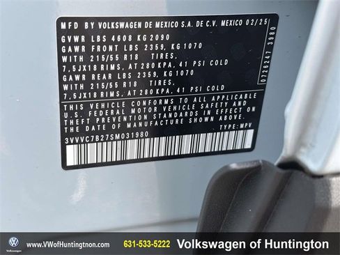 Certified 2025 Volkswagen Taos SE w/ Panoramic Sunroof Package image 17