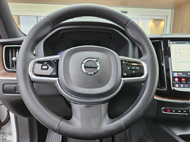 Certified 2023 Volvo XC60 B5 Plus w/ Climate Package AWD/4WD image 24