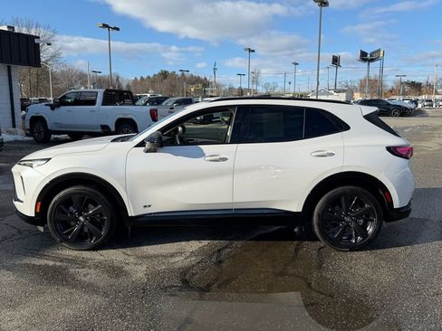 Used 2025 Buick Envision Sport Touring image 2