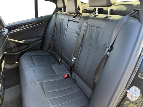 Used 2022 BMW 530i w/ M Sport Package image 13