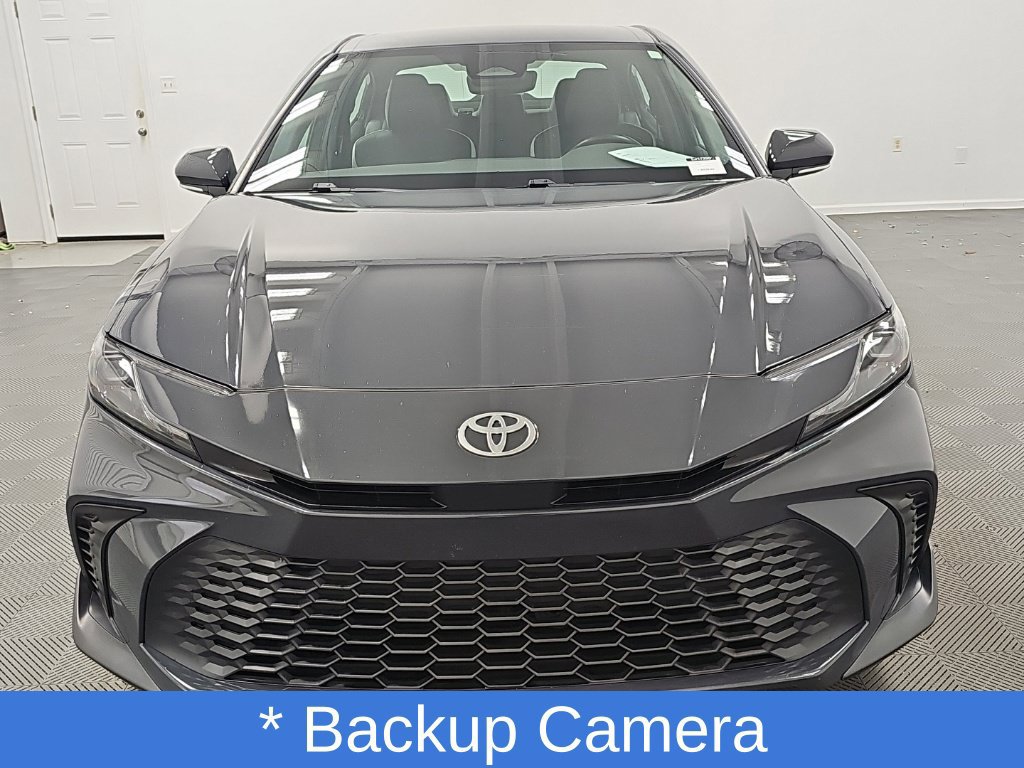 Used 2025 Toyota Camry SE FWD image 4