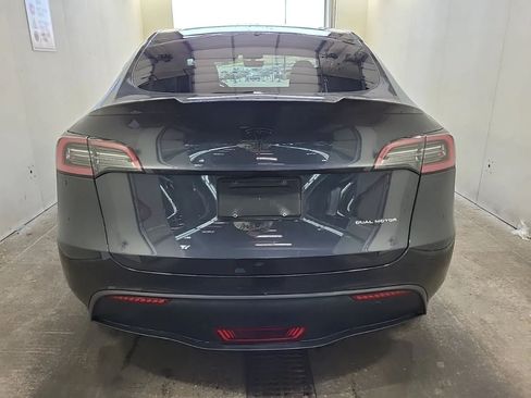Used 2024 Tesla Model Y Long Range AWD/4WD image 6