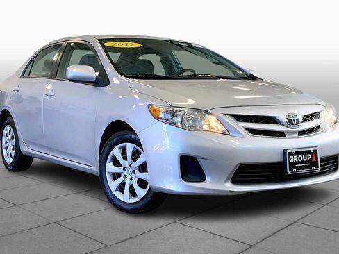 Used 2012 Toyota Corolla LE image 2