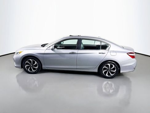 Used 2017 Honda Accord EX image 3