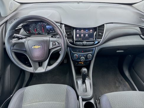 Used 2020 Chevrolet Trax LS FWD image 14