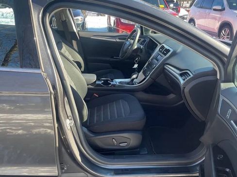 Used 2016 Ford Fusion SE image 7