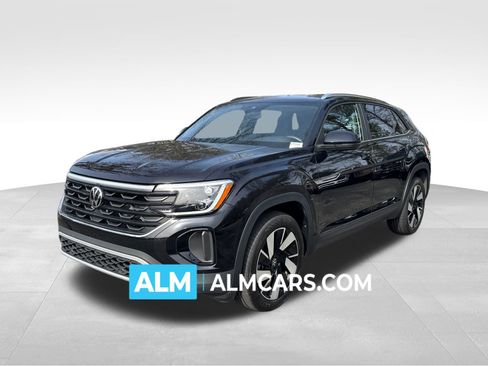 Used 2025 Volkswagen Atlas Cross Sport SE image 1